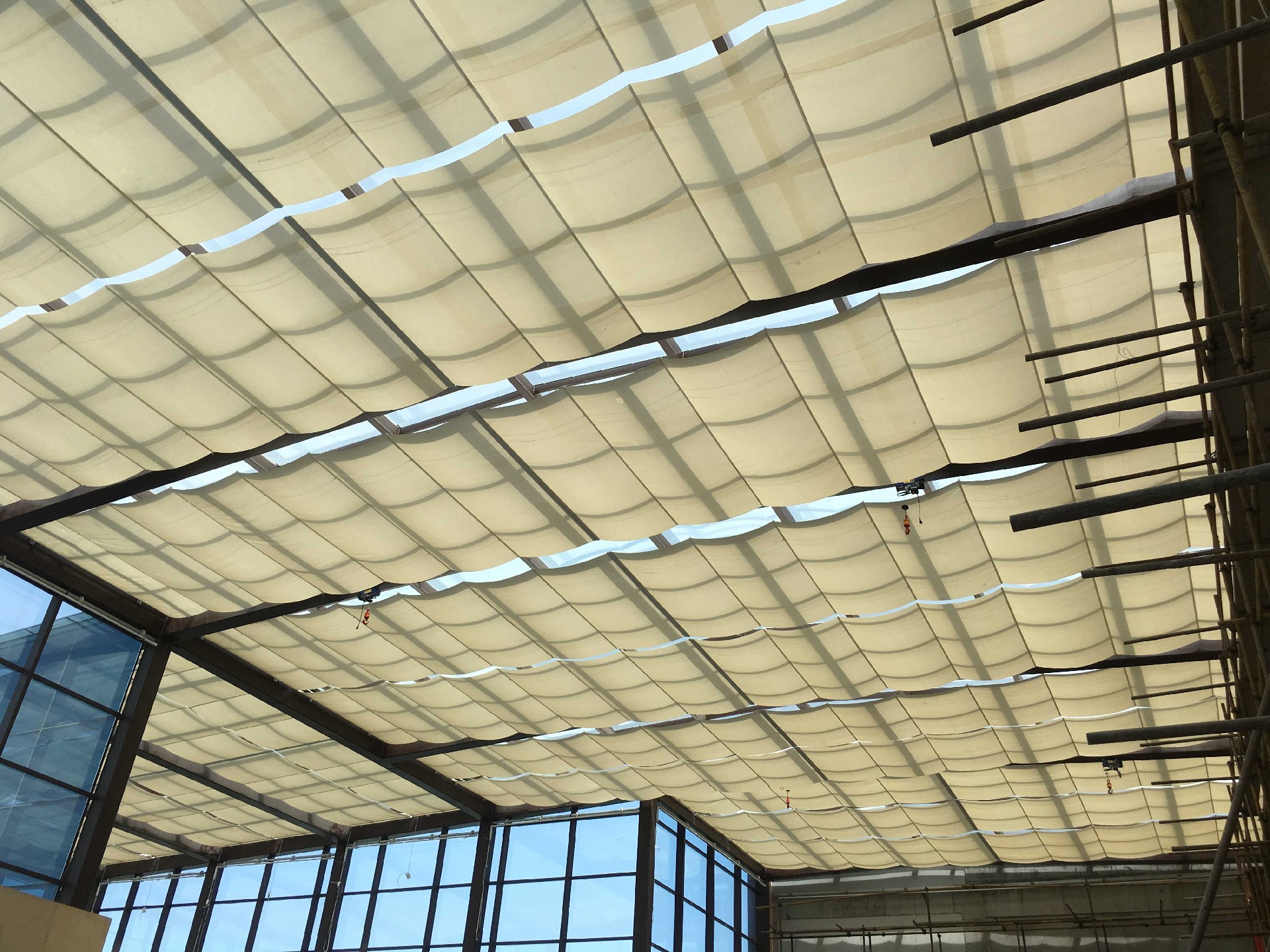 內(nèi)蒙古呼和浩特 《黃河夢幻水世界》 采光頂工程