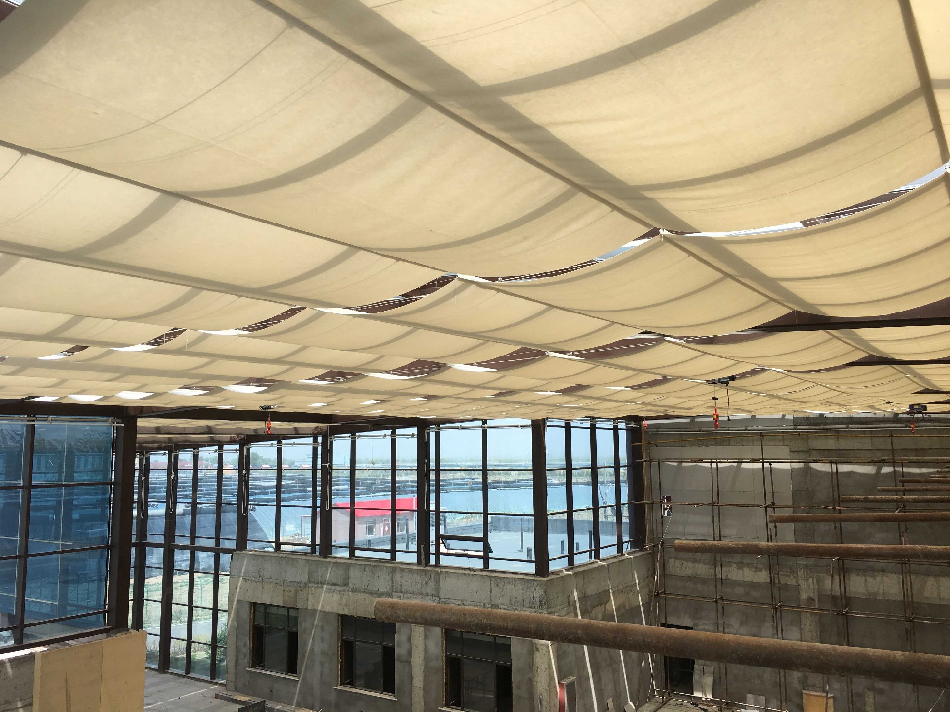 內(nèi)蒙古呼和浩特 《黃河夢幻水世界》 采光頂工程