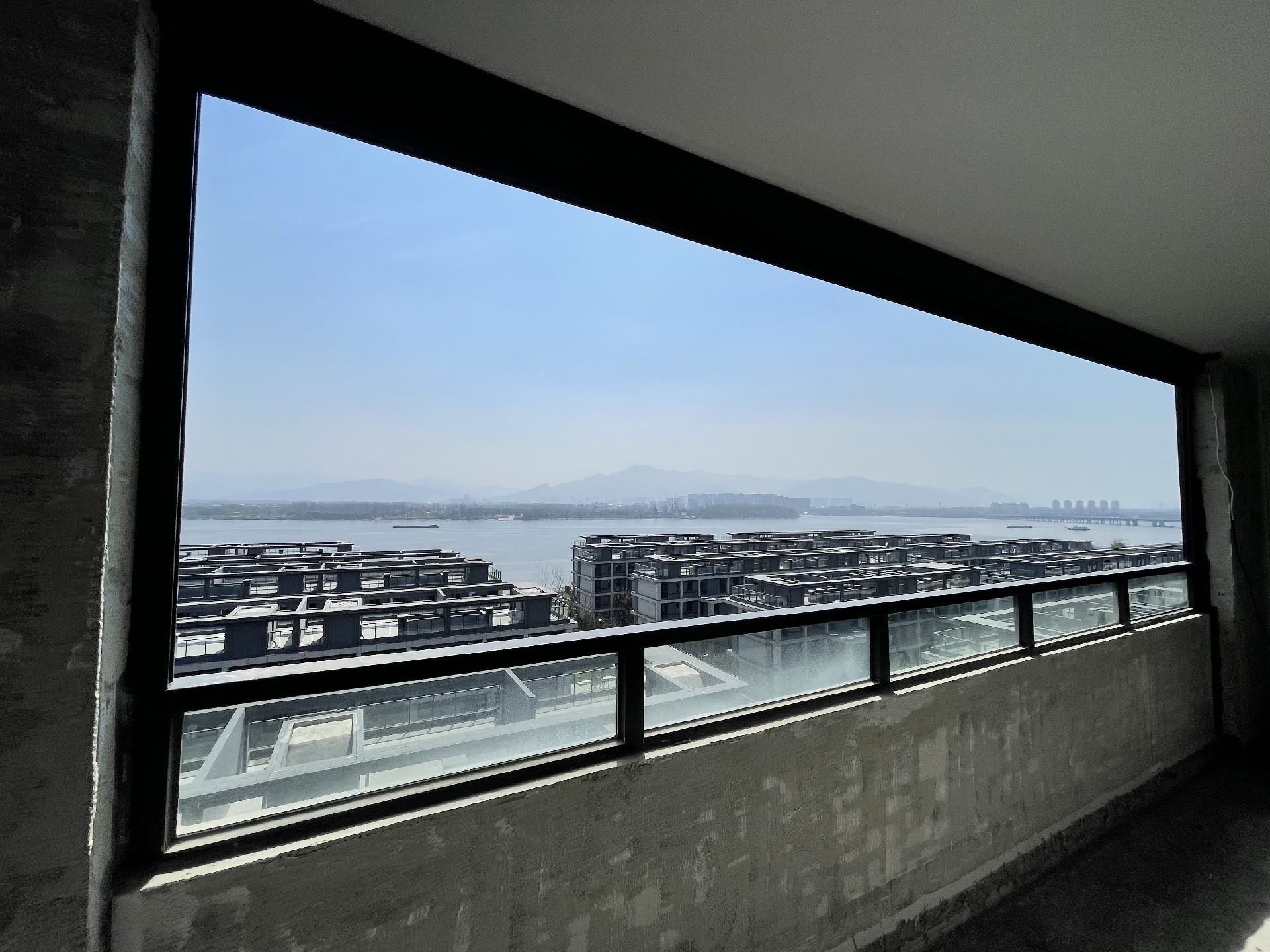 陽光城 西郊半島防風卷簾案例