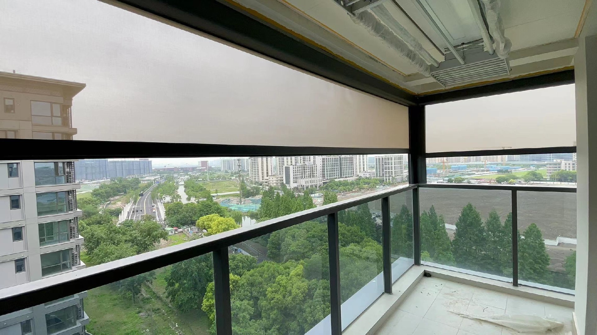 航城遮陽(yáng)防風(fēng)卷簾案例