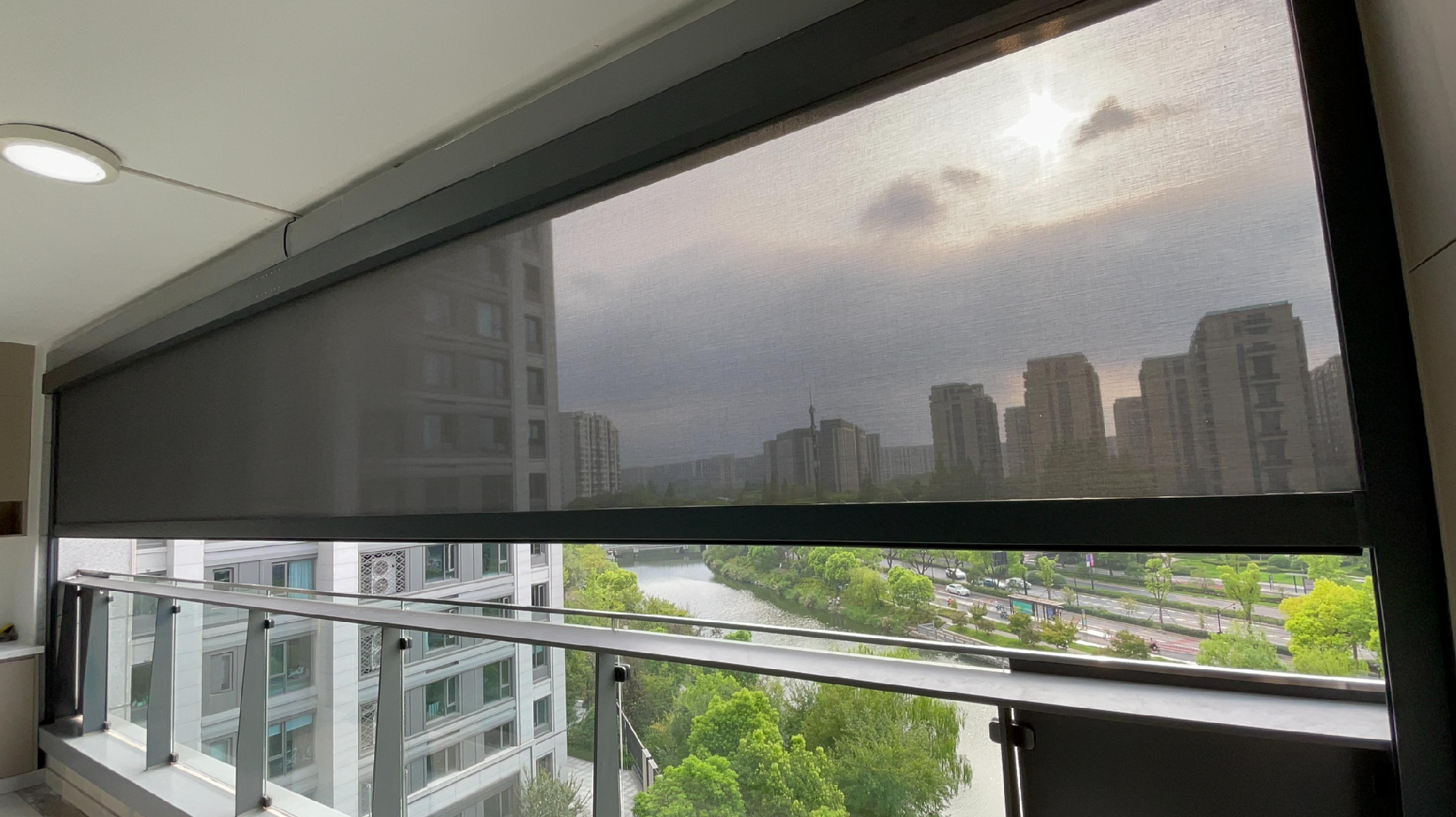 超寬防風(fēng)卷簾